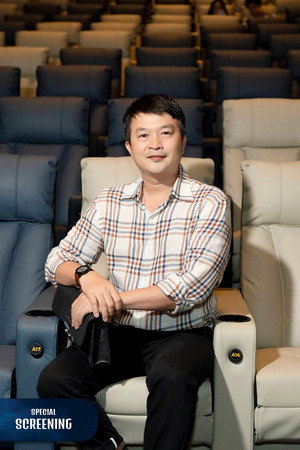 Tuấn Khải portrait