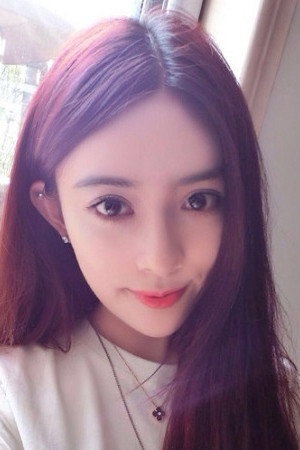Meng Ziyi portrait