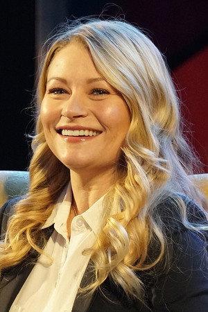 Emilie de Ravin portrait