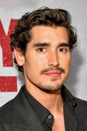Henry Zaga portrait