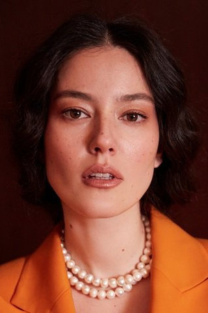 Pelin Akil portrait
