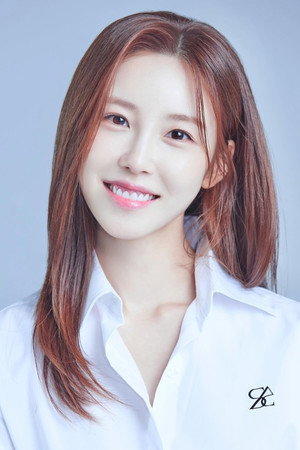 Jun Hyo-seong portrait