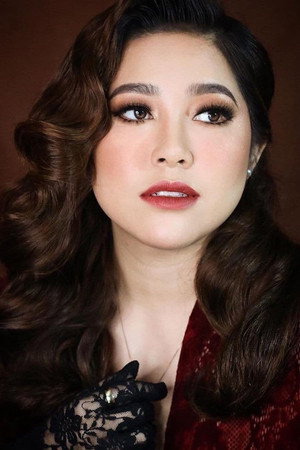 Moira dela Torre portrait