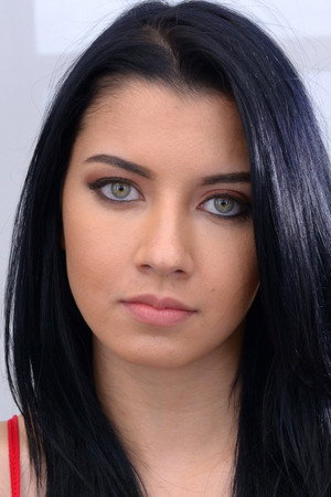 Nikki Vixon portrait