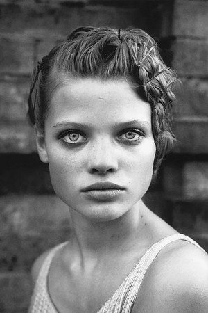 Mélanie Thierry portrait