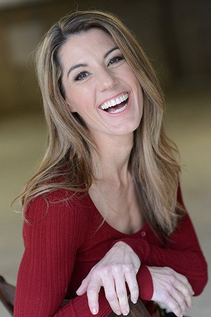 Tomi Lavinder portrait