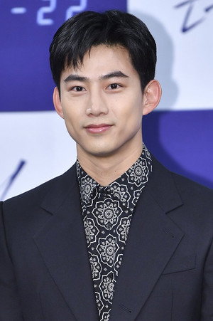 Ok Taec-yeon portrait