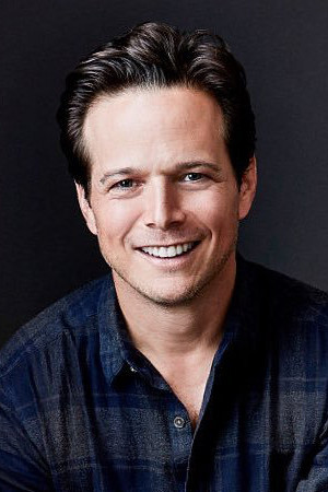 Scott Wolf portrait