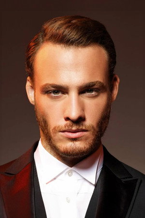 Kerem Bürsin portrait