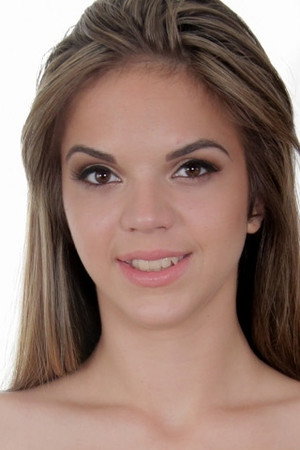 Brooke Lynn Santos portrait