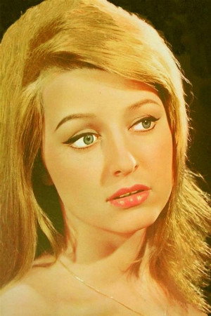 Ivy Holzer portrait
