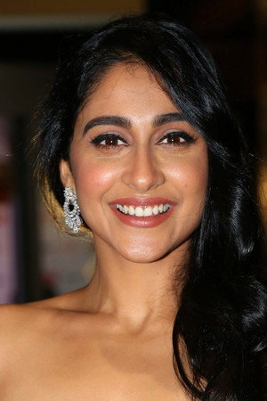 Regina Cassandra portrait