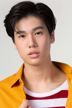 Phuwin Tangsakyuen portrait