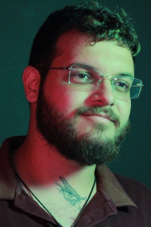 Tom Nogueira portrait