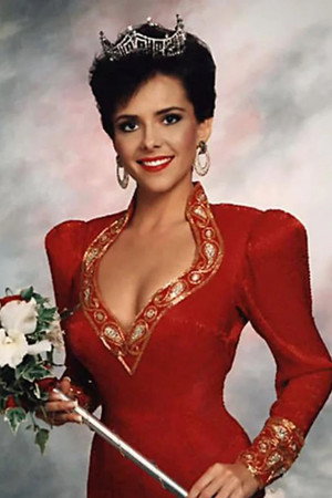 Leanza Cornett portrait