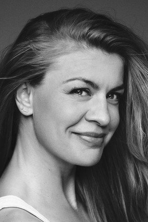 Mille Dinesen portrait
