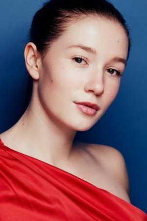Sara Dhimitri portrait