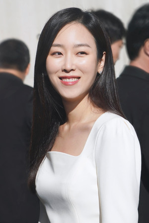 Seo Hyun-jin portrait