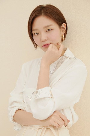 Esom portrait