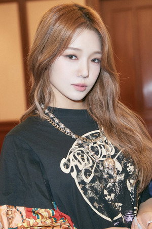 Roh Jisun portrait