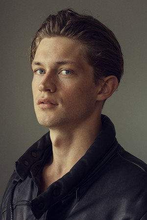 Damian Hardung portrait