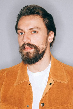 Metin Akdülger portrait