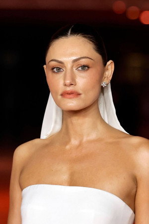 Phoebe Tonkin portrait