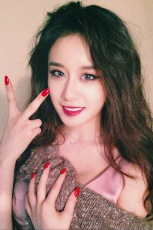Park Ji-yeon portrait