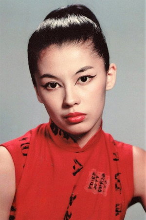 France Nuyen portrait