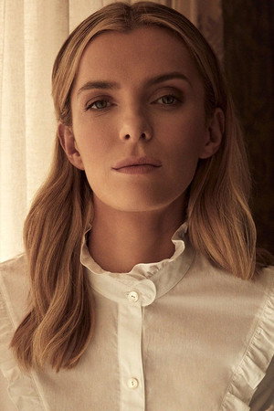 Betty Gilpin portrait