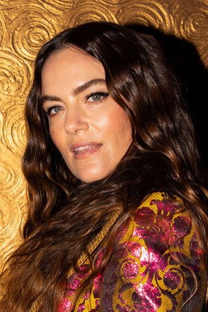 Julia Stone portrait