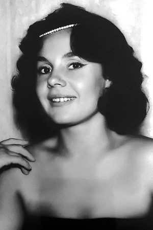 Muhterem Nur portrait