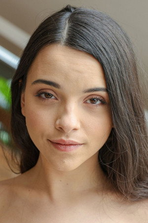 Ohana Petite portrait
