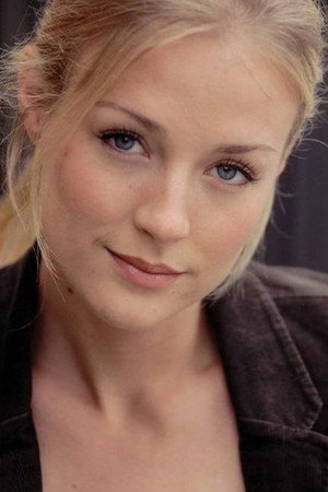 Chloe Snyder portrait