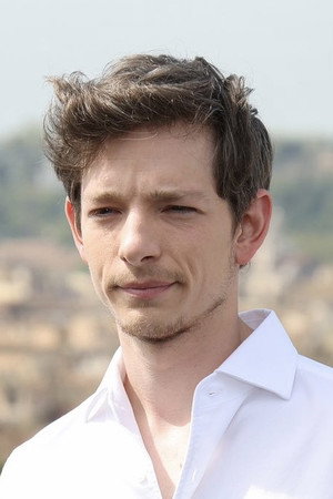 Mike Faist portrait