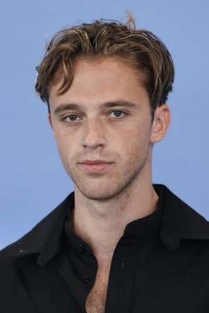 Benjamin Voisin portrait
