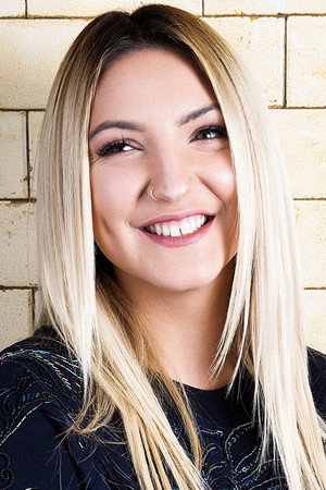 Julia Michaels portrait