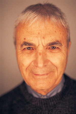 Memduh Ün portrait