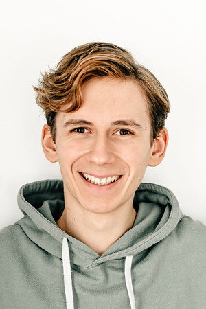 Zackary Villeneuve portrait