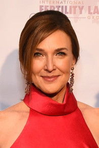 Brenda Strong portrait