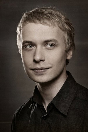 Roland Laos portrait