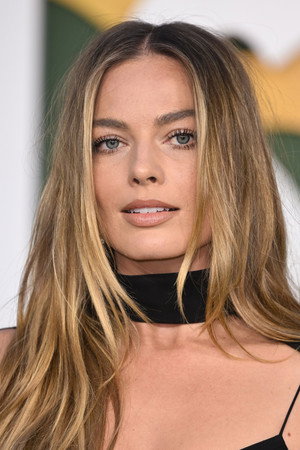 Margot Robbie portrait
