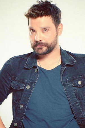 Oğuzhan Uğur portrait