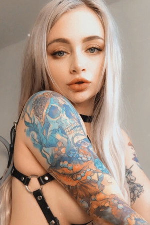 Leah Meow portrait