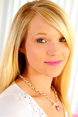 Teagan Summers portrait