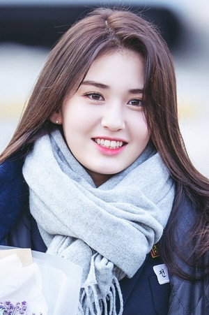Jeon Somi portrait