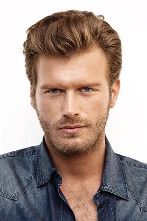 Kıvanç Tatlıtuğ portrait