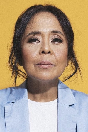 Dolly de Leon portrait