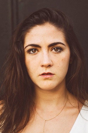 Isabelle Fuhrman portrait