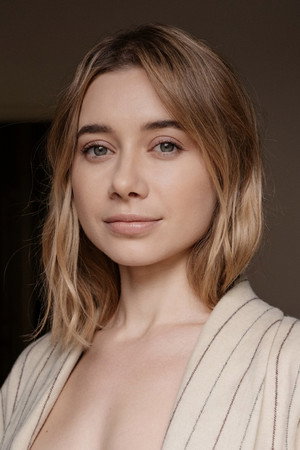 Olesya Rulin portrait